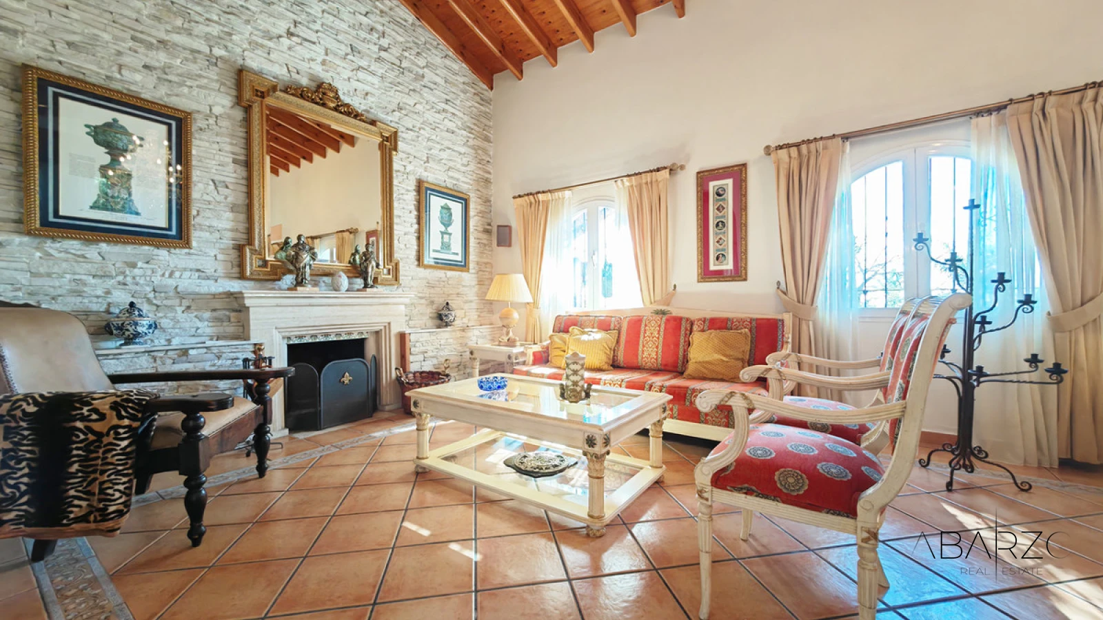 Villa for sale in Marbesa, Marbella with private pool and sea views — interior, Marbella East, Marbella (5 of 20)
