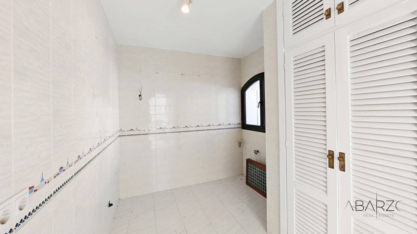 Townhouse for sale in Cabopino, Marbella with sea views and private garden — interior, Marbella East, Marbella (9 of 18)
