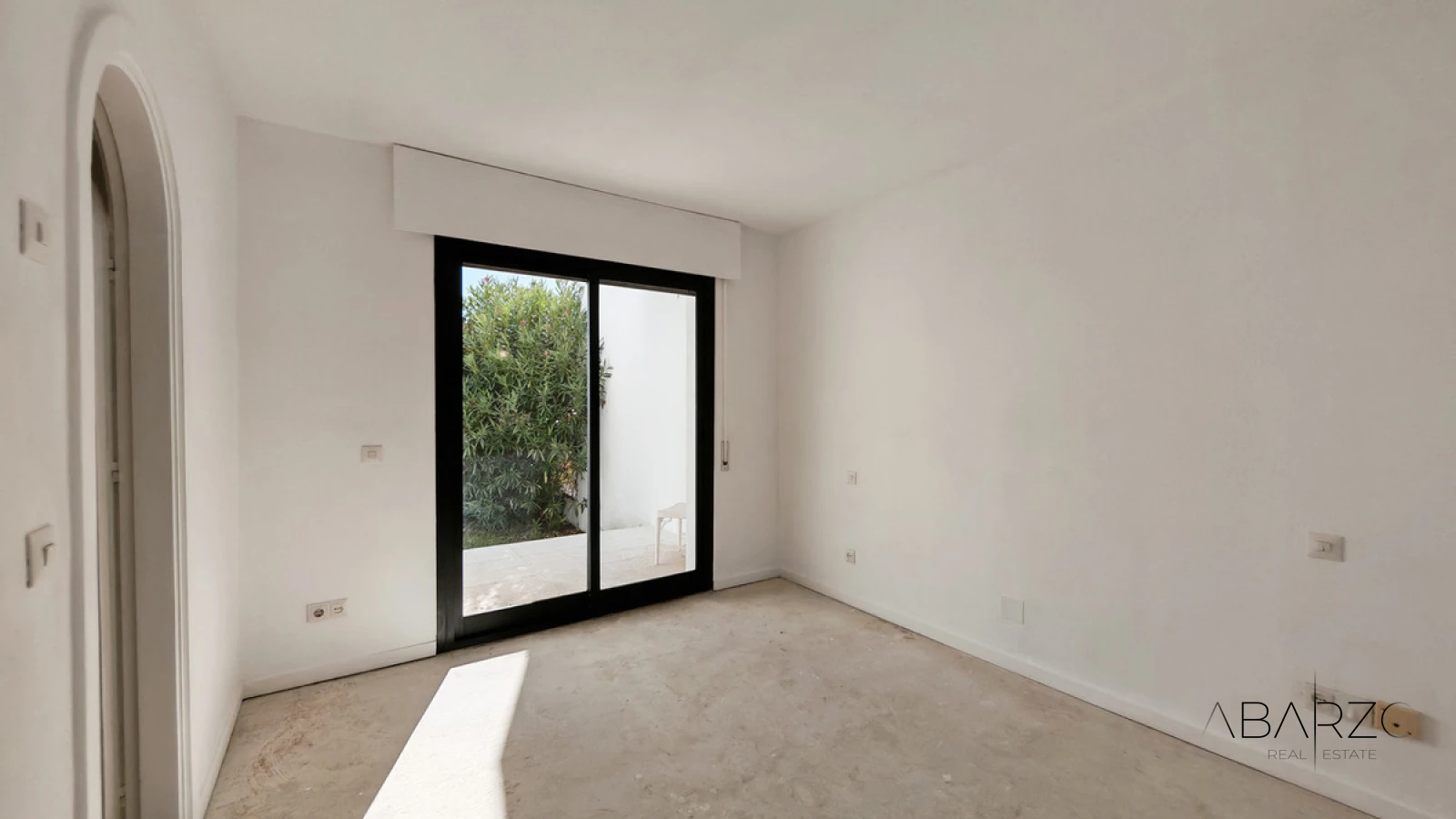 Townhouse for sale in Cabopino, Marbella with sea views and private garden — interior, Marbella East, Marbella (13 of 18)