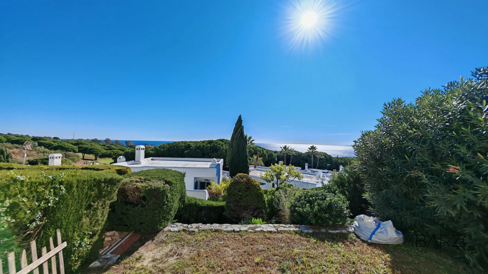 Townhouse for sale in Cabopino, Marbella with sea views and private garden — interior, Marbella East, Marbella (17 of 18)