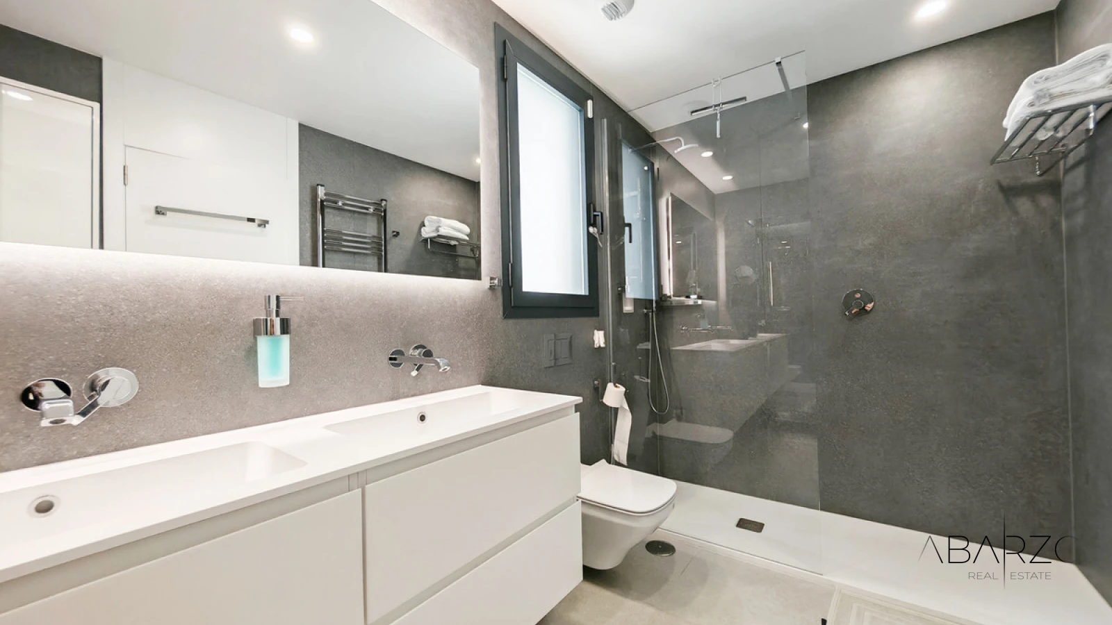 Penthouse for sale in Marbella with sea views, 3 bedrooms, and private garage — interior, Marbella Centro, Marbella (18 of 21)
