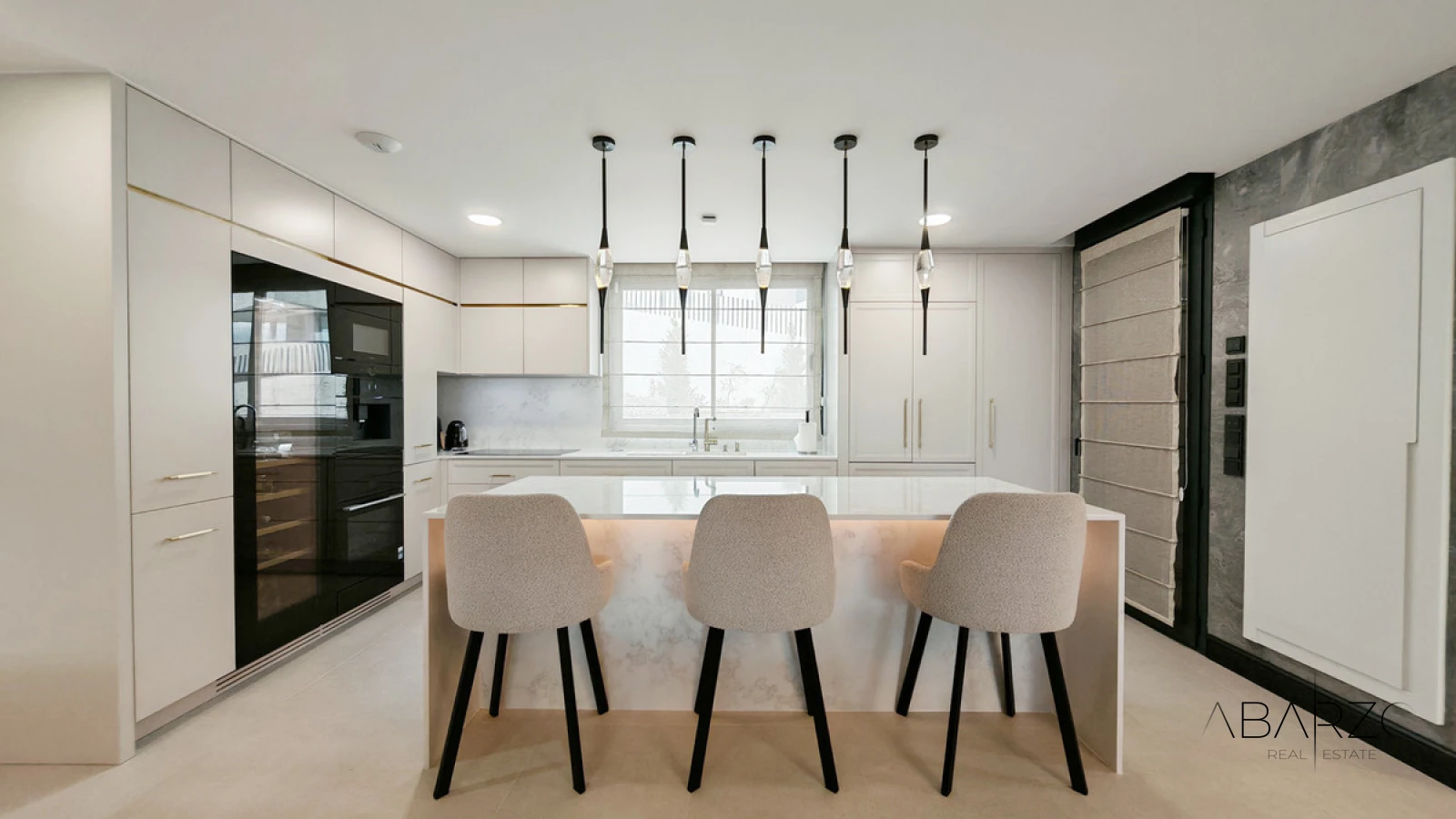 Penthouse for sale in Marbella with sea views, 3 bedrooms, and private garage — interior, Marbella Centro, Marbella (9 of 21)