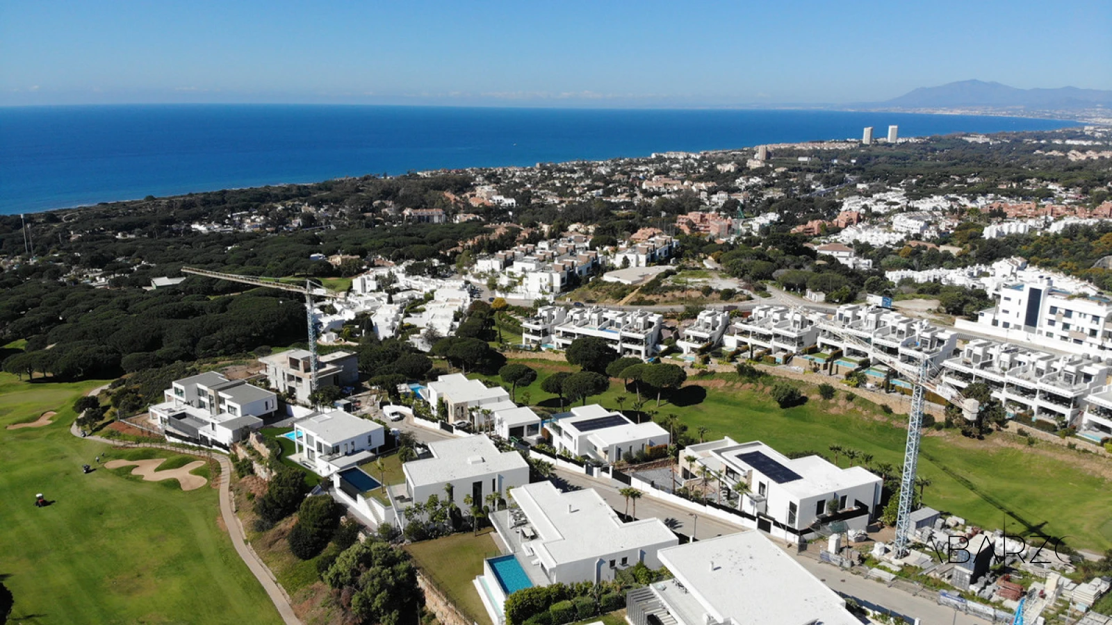 Penthouse for sale in Cabopino, Marbella with sea views and communal pool — interior, Marbella East, Marbella (26 of 29)