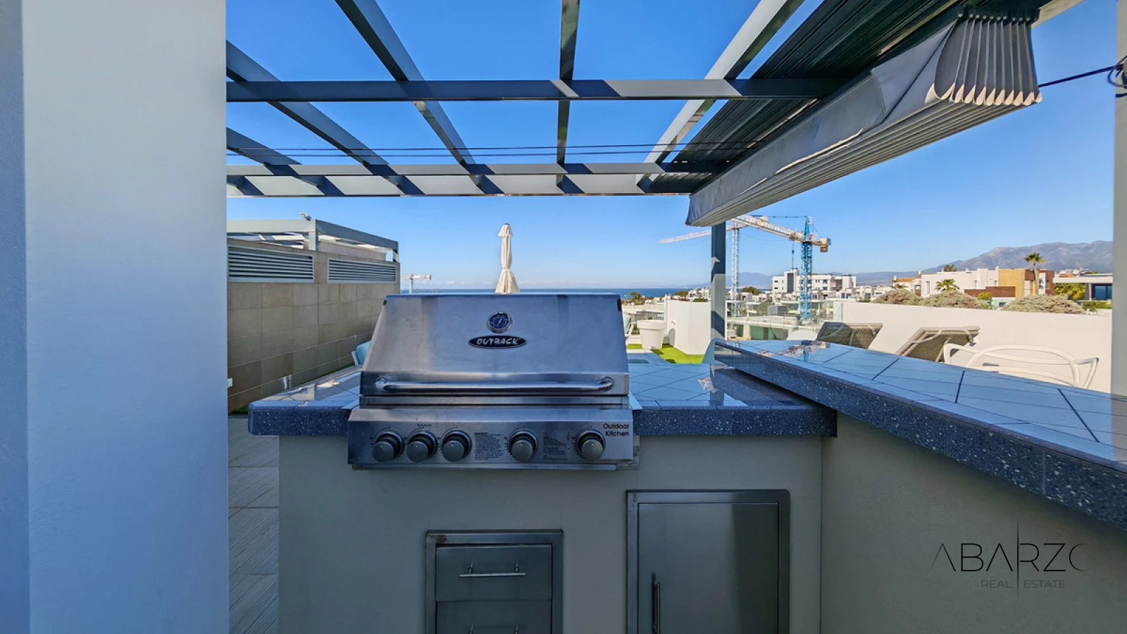 Penthouse for sale in Cabopino, Marbella with sea views and communal pool — interior, Marbella East, Marbella (23 of 29)