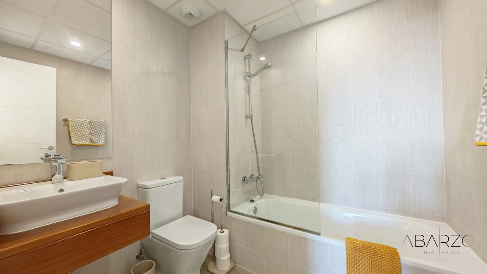 Penthouse for sale in Cabopino, Marbella with sea views and communal pool — interior, Marbella East, Marbella (19 of 29)