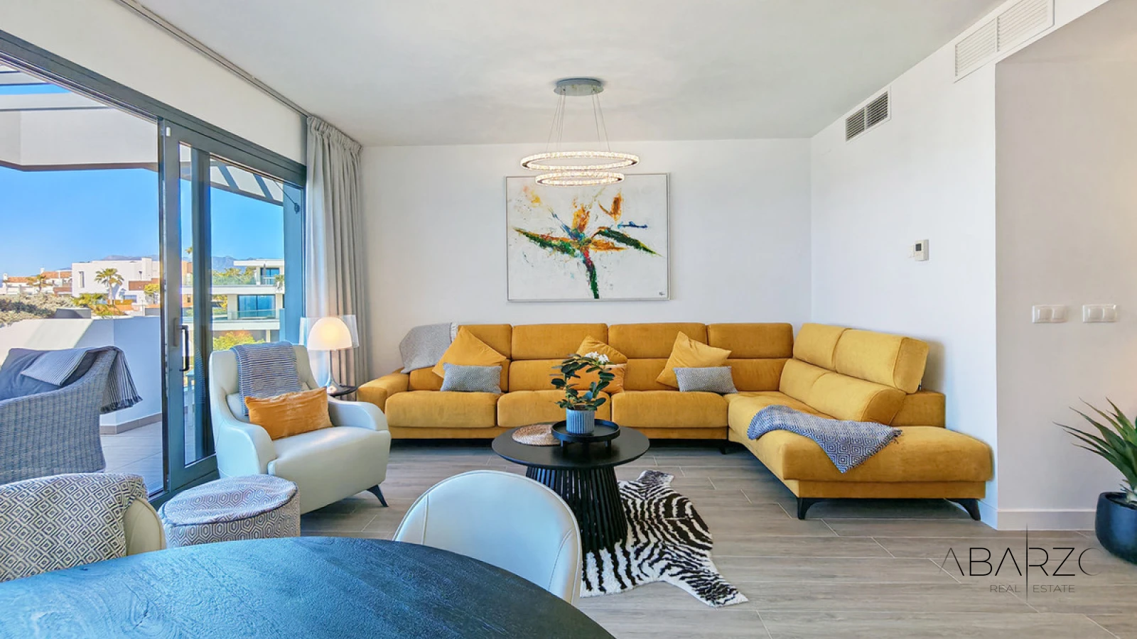Penthouse for sale in Cabopino, Marbella with sea views and communal pool — interior, Marbella East, Marbella (6 of 29)