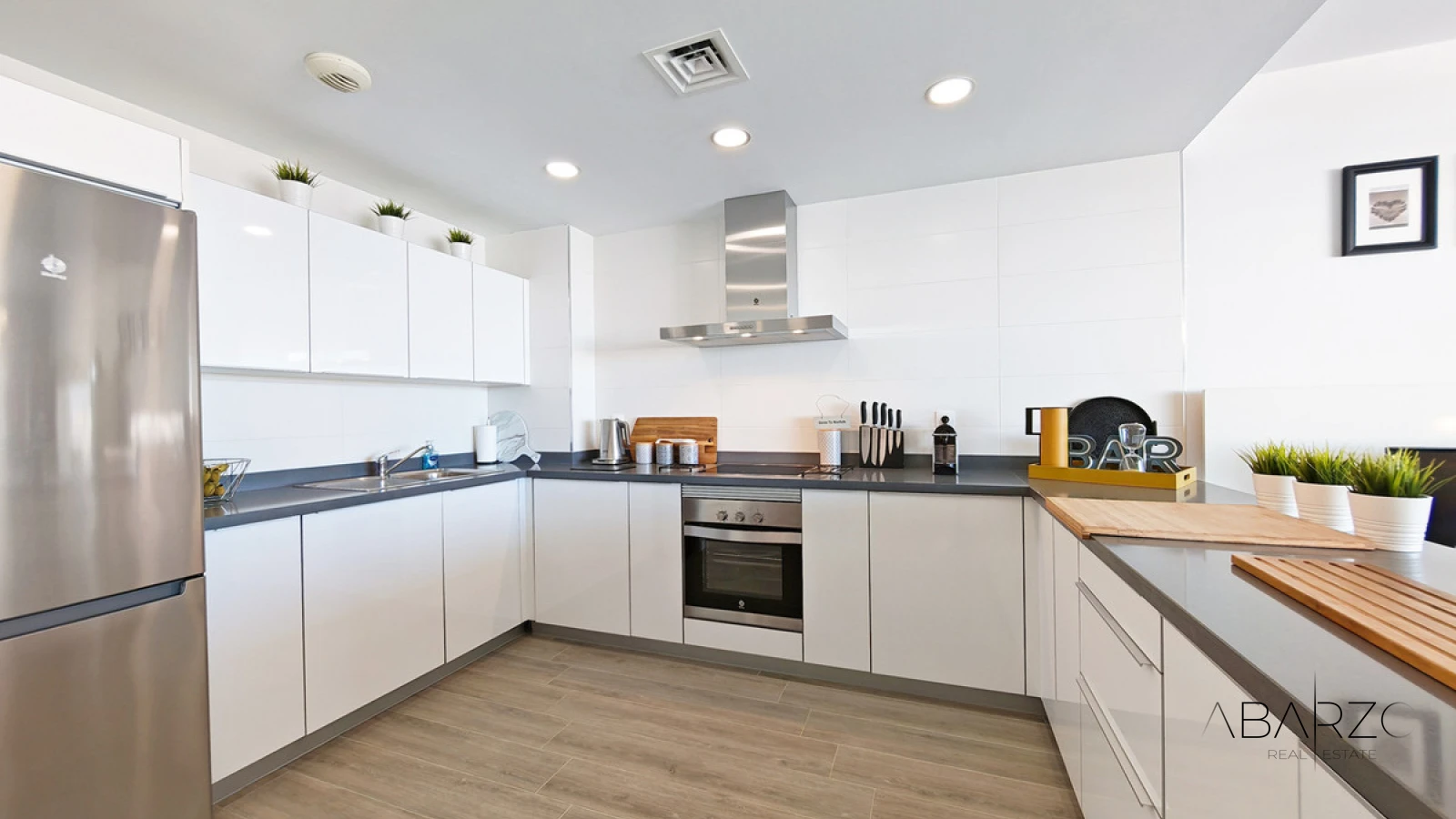 Penthouse for sale in Cabopino, Marbella with sea views and communal pool — interior, Marbella East, Marbella (11 of 29)