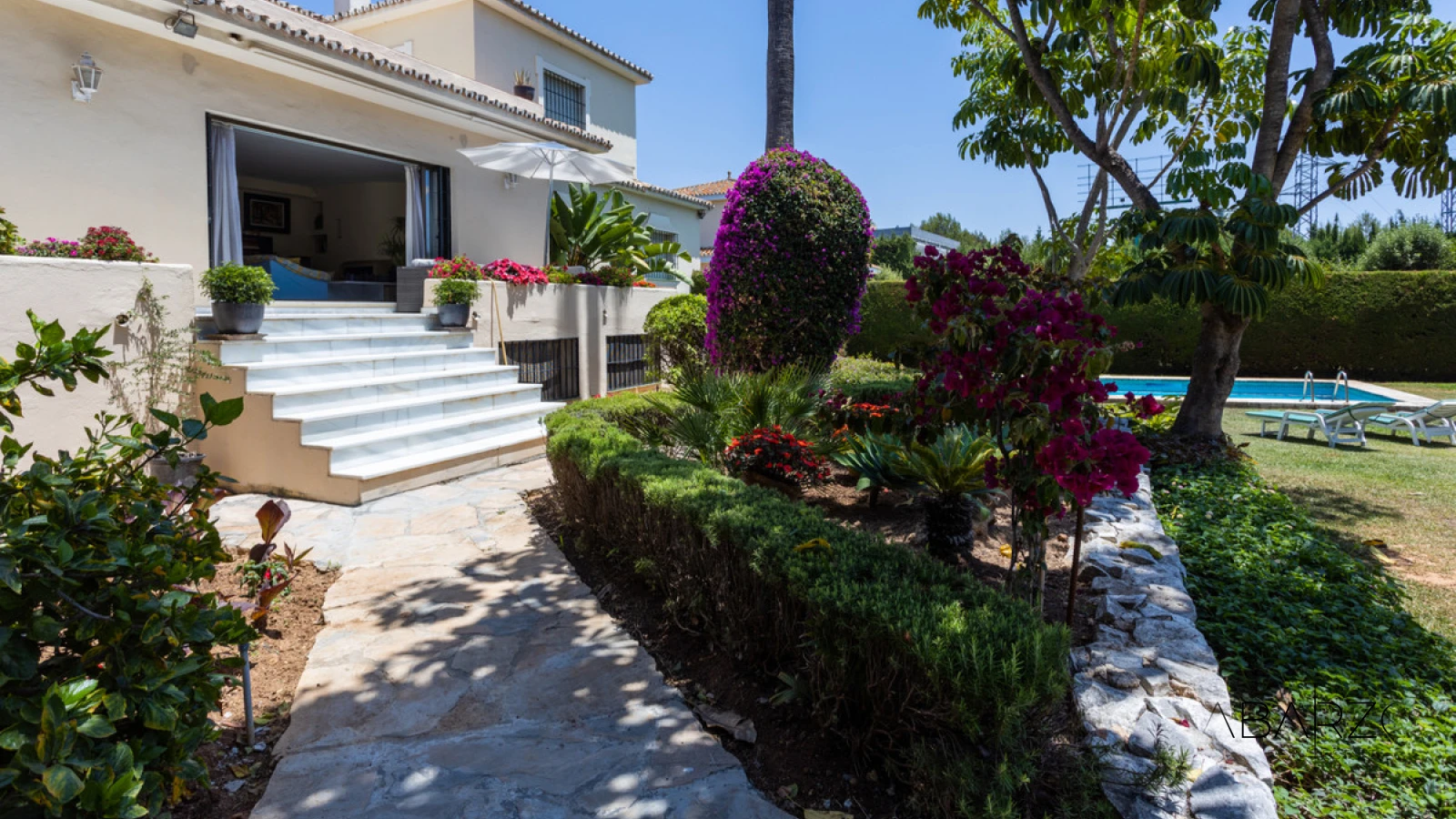 7 Bedroom Villa in Nagueles, Marbella Golden Mile with Pool and Garden — interior, Golden Mile, Marbella (2 of 47)