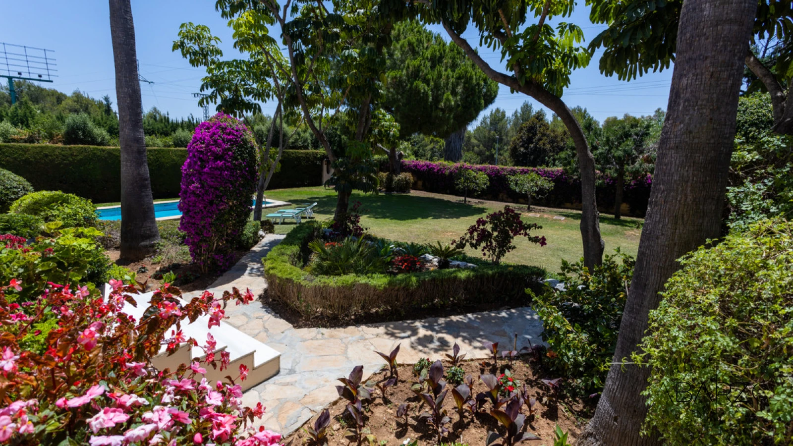 7 Bedroom Villa in Nagueles, Marbella Golden Mile with Pool and Garden — interior, Golden Mile, Marbella (3 of 47)