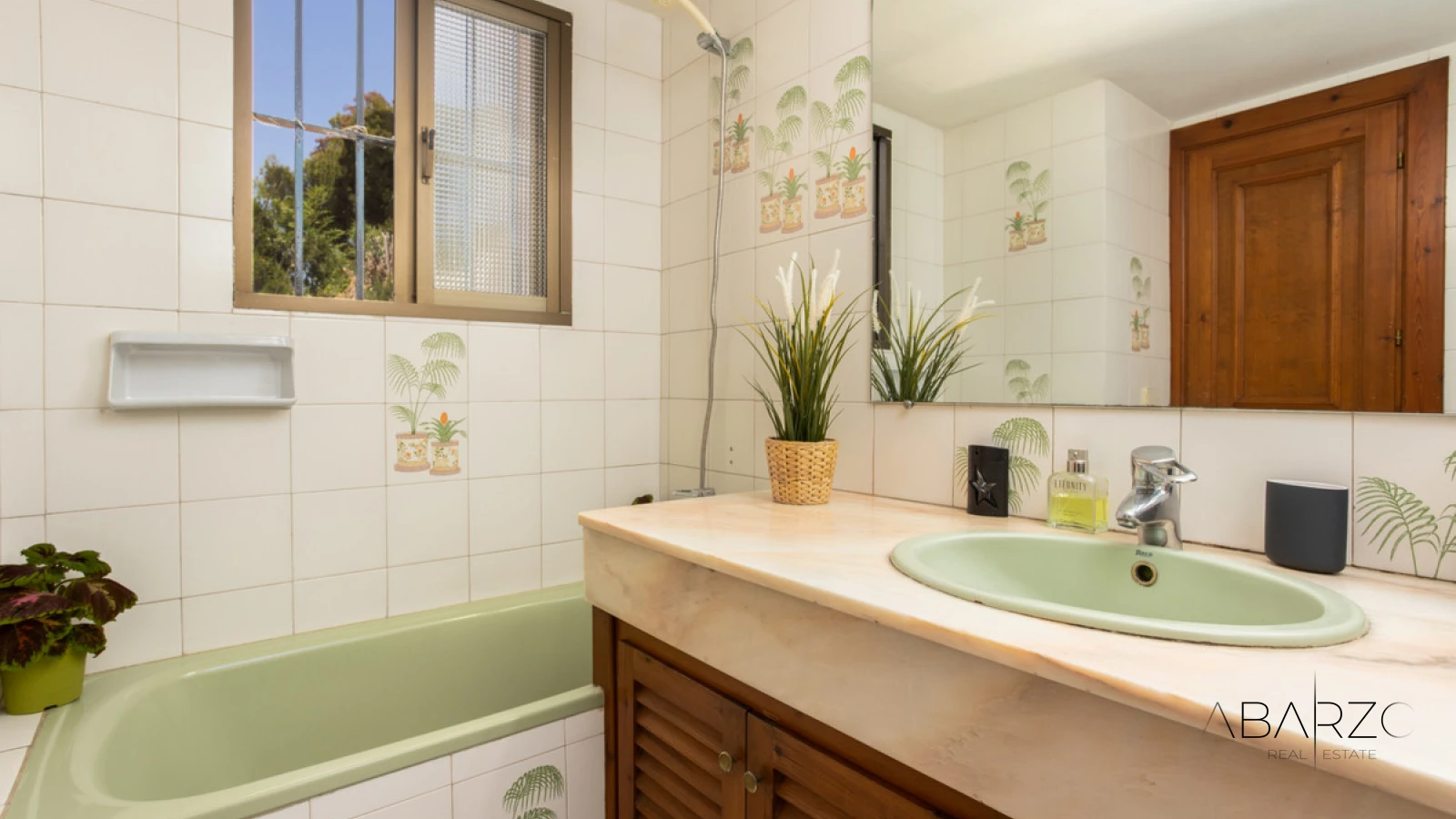 7 Bedroom Villa in Nagueles, Marbella Golden Mile with Pool and Garden — interior, Golden Mile, Marbella (45 of 47)