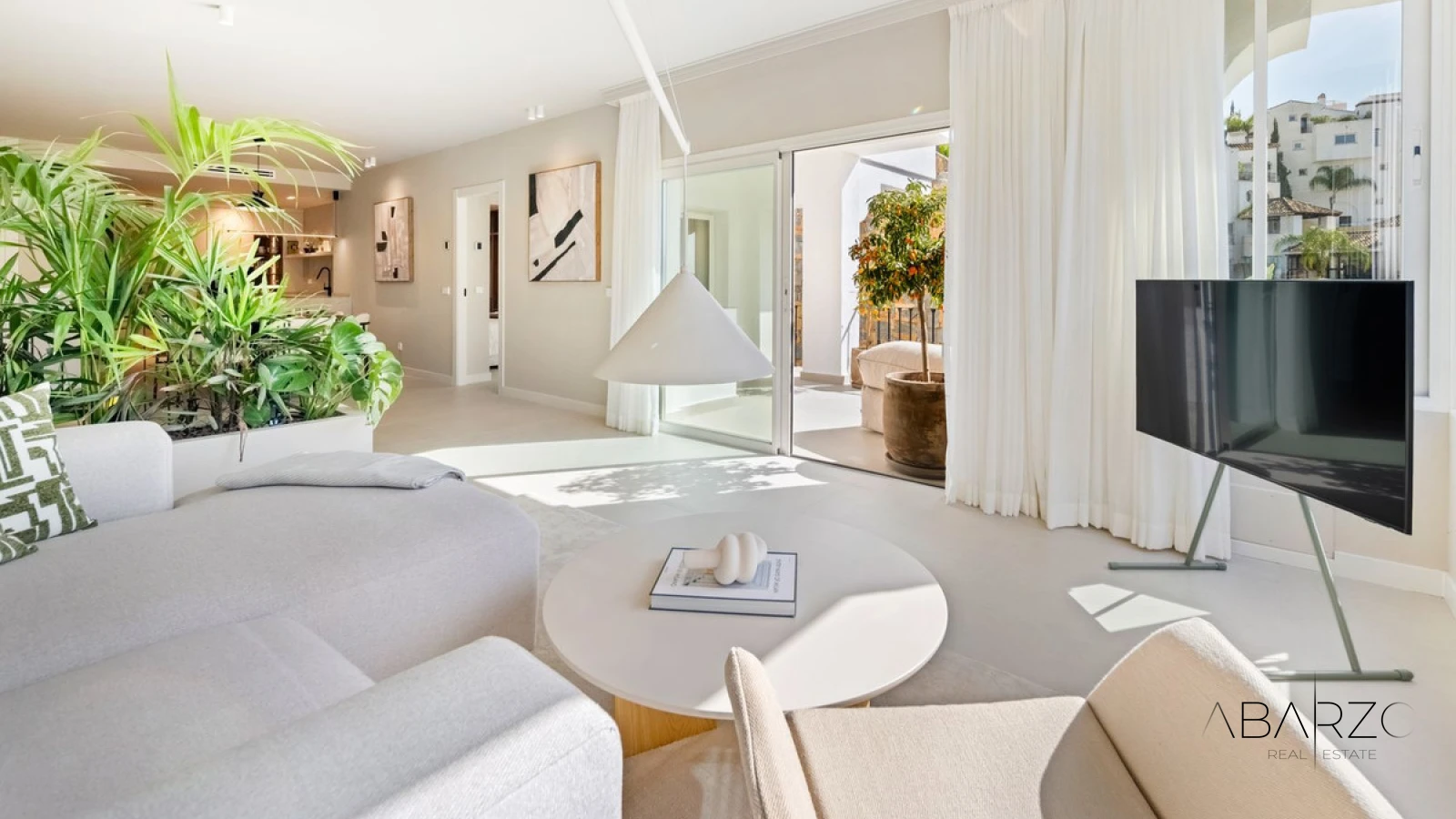 Duplex with Golf Course Views in La Quinta, Benahavis — luxury property for sale in La Quinta, Benahavís