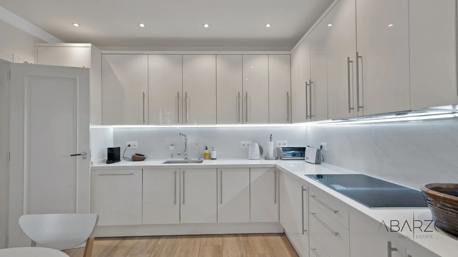 Villa adosada con piscina privada cerca de la playa y Puerto Banús — interior, Puerto Banús, Marbella (13 of 46)