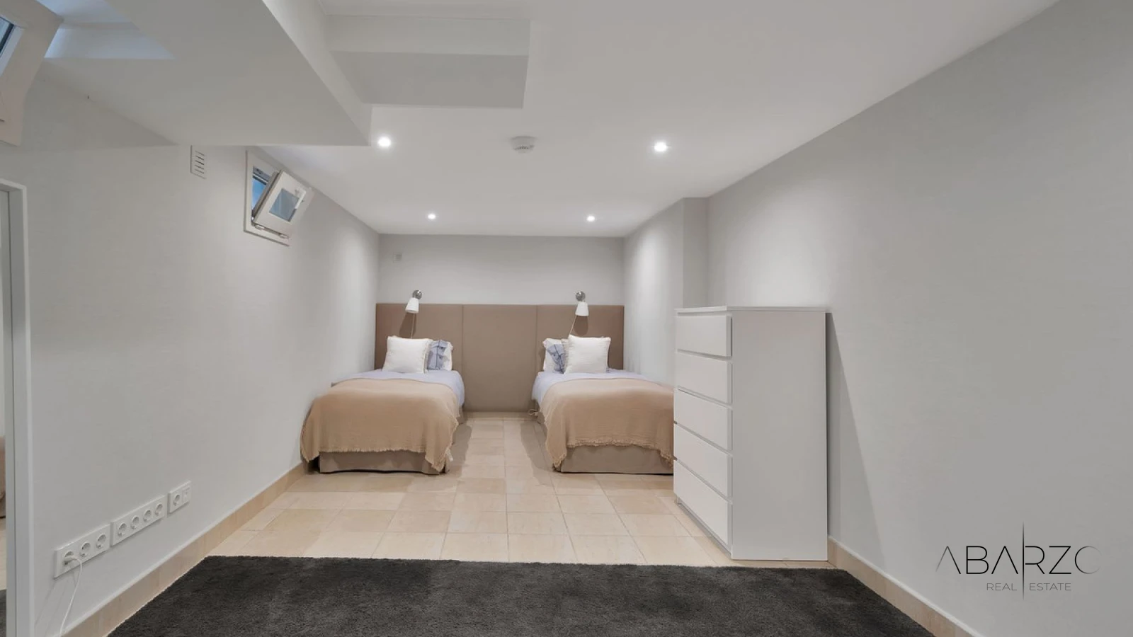 Villa adosada con piscina privada cerca de la playa y Puerto Banús — interior, Puerto Banús, Marbella (32 of 46)