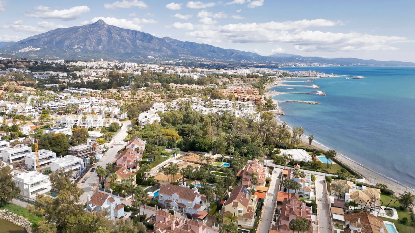 Villa adosada con piscina privada cerca de la playa y Puerto Banús — interior, Puerto Banús, Marbella (3 of 46)