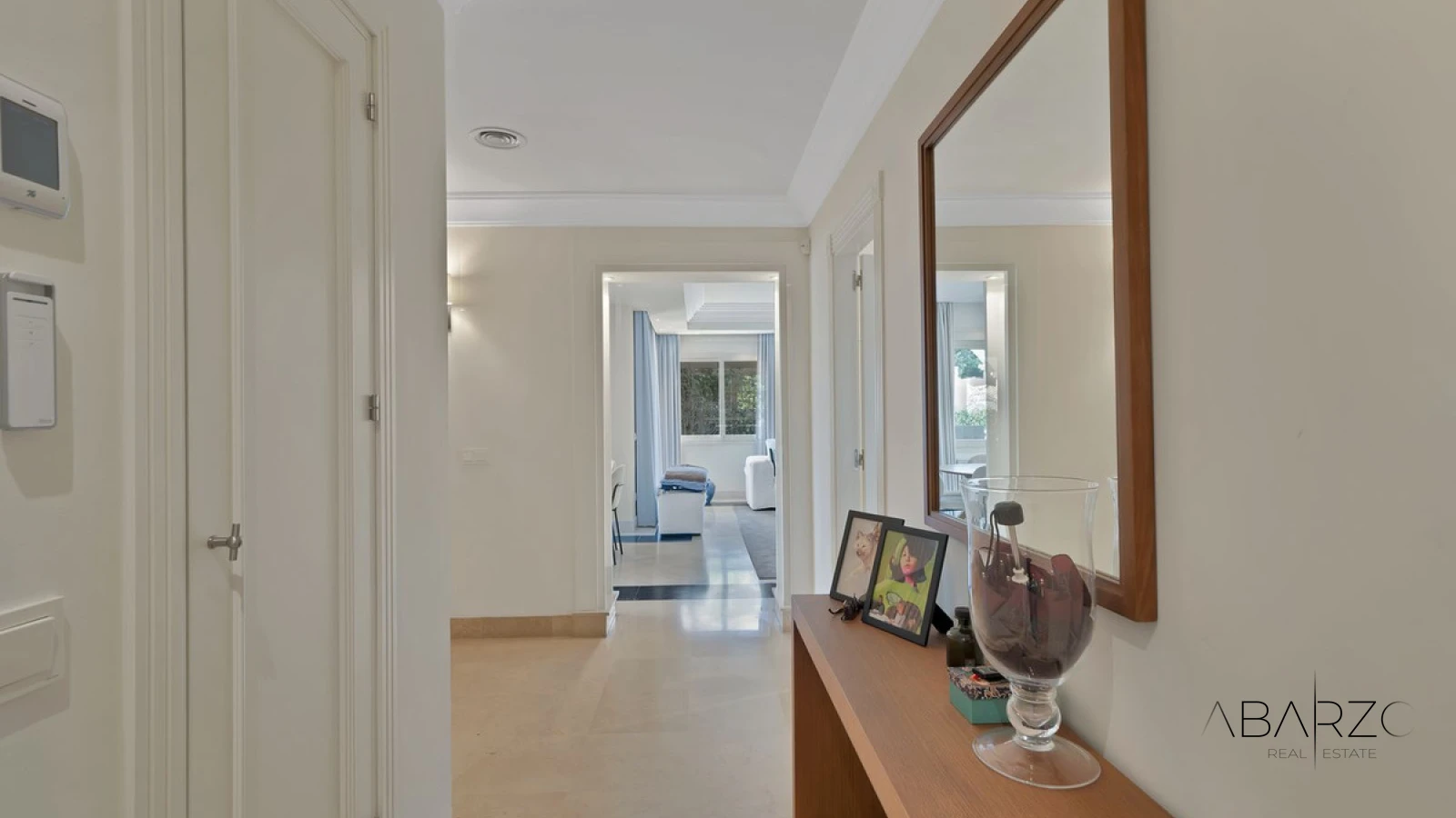 Villa adosada con piscina privada cerca de la playa y Puerto Banús — interior, Puerto Banús, Marbella (41 of 46)