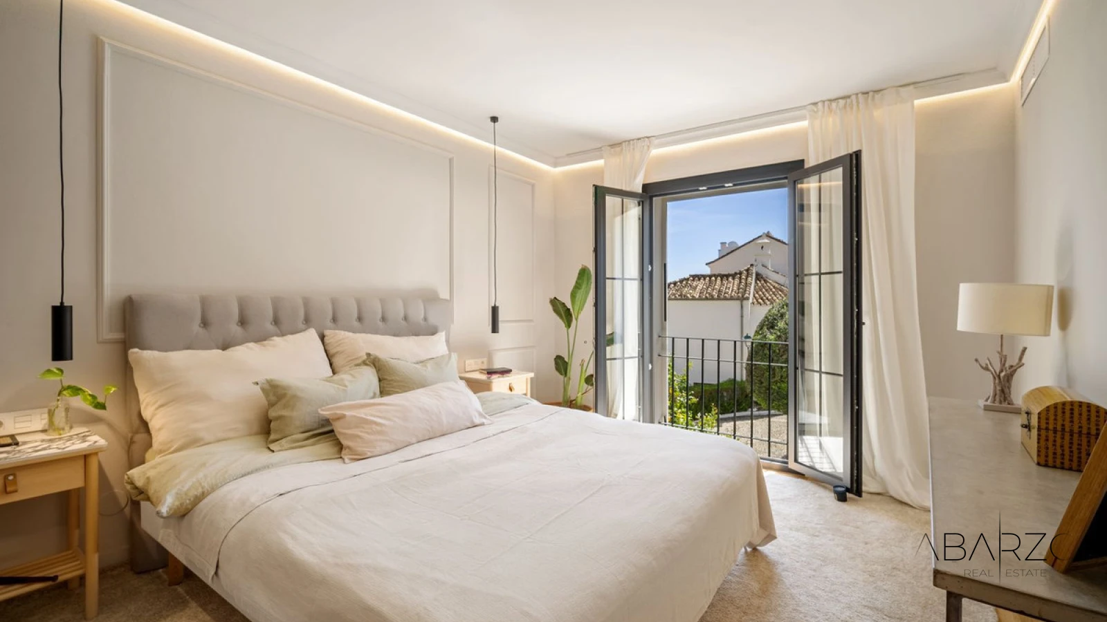 Andalusian Townhouse with Sea Views in The Golden Mile, Marbella — interior, Marbella Centro, Marbella (26 of 45)