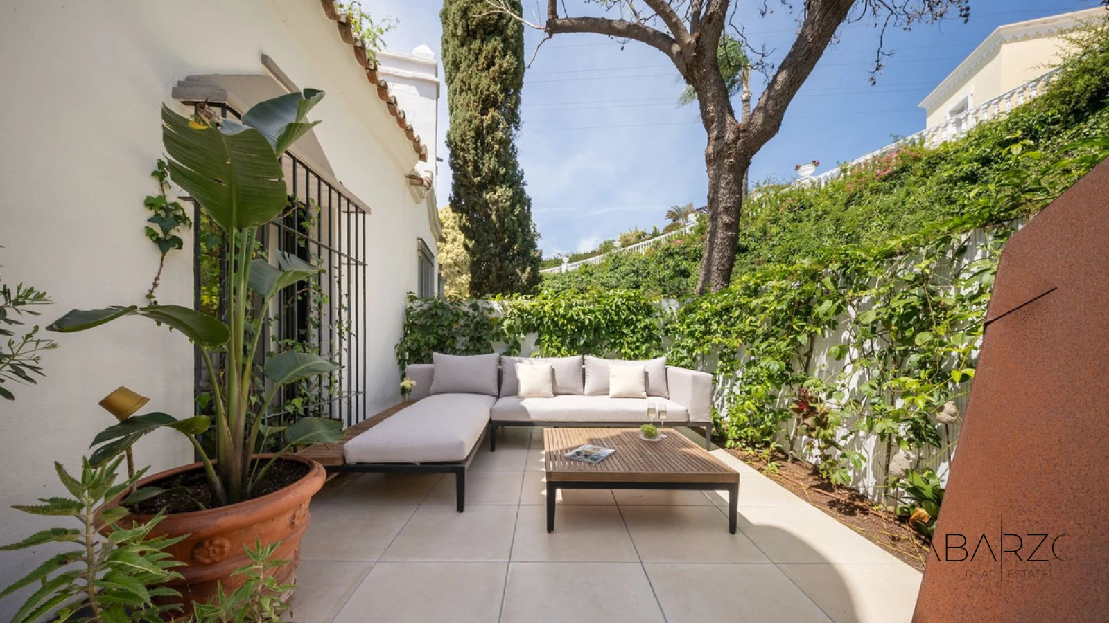 Andalusian Townhouse with Sea Views in The Golden Mile, Marbella — interior, Marbella Centro, Marbella (40 of 45)
