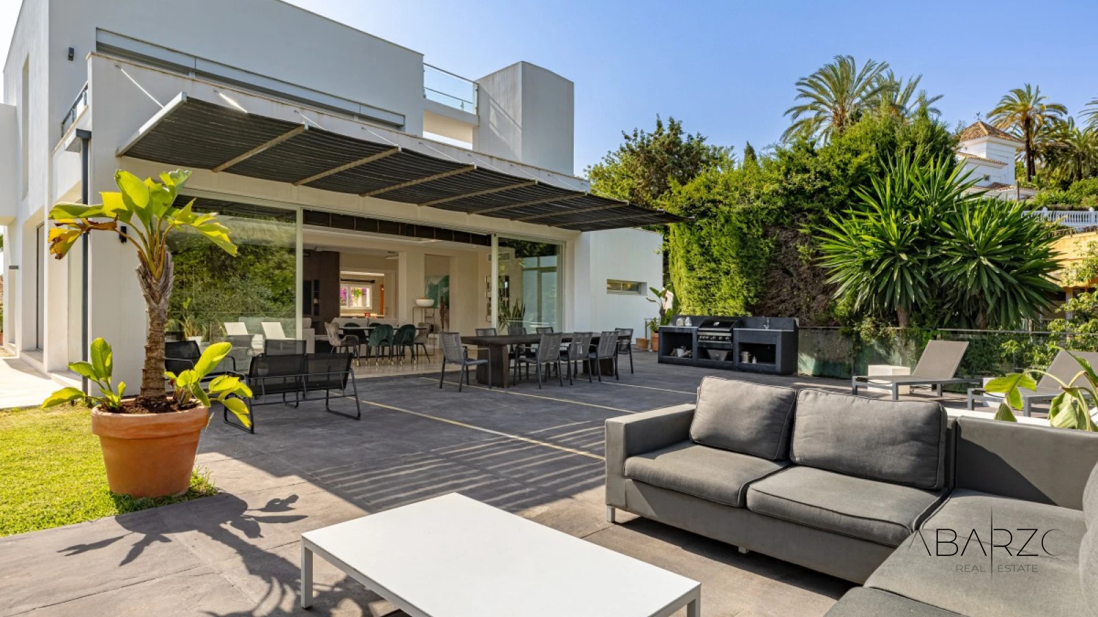 Villa contemporánea con piscina privada y jardín en El Rosario, Marbella — interior, Marbella Centro, Marbella (3 of 27)