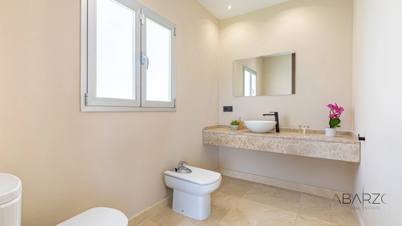 Villa contemporánea con piscina privada y jardín en El Rosario, Marbella — interior, Marbella Centro, Marbella (25 of 27)