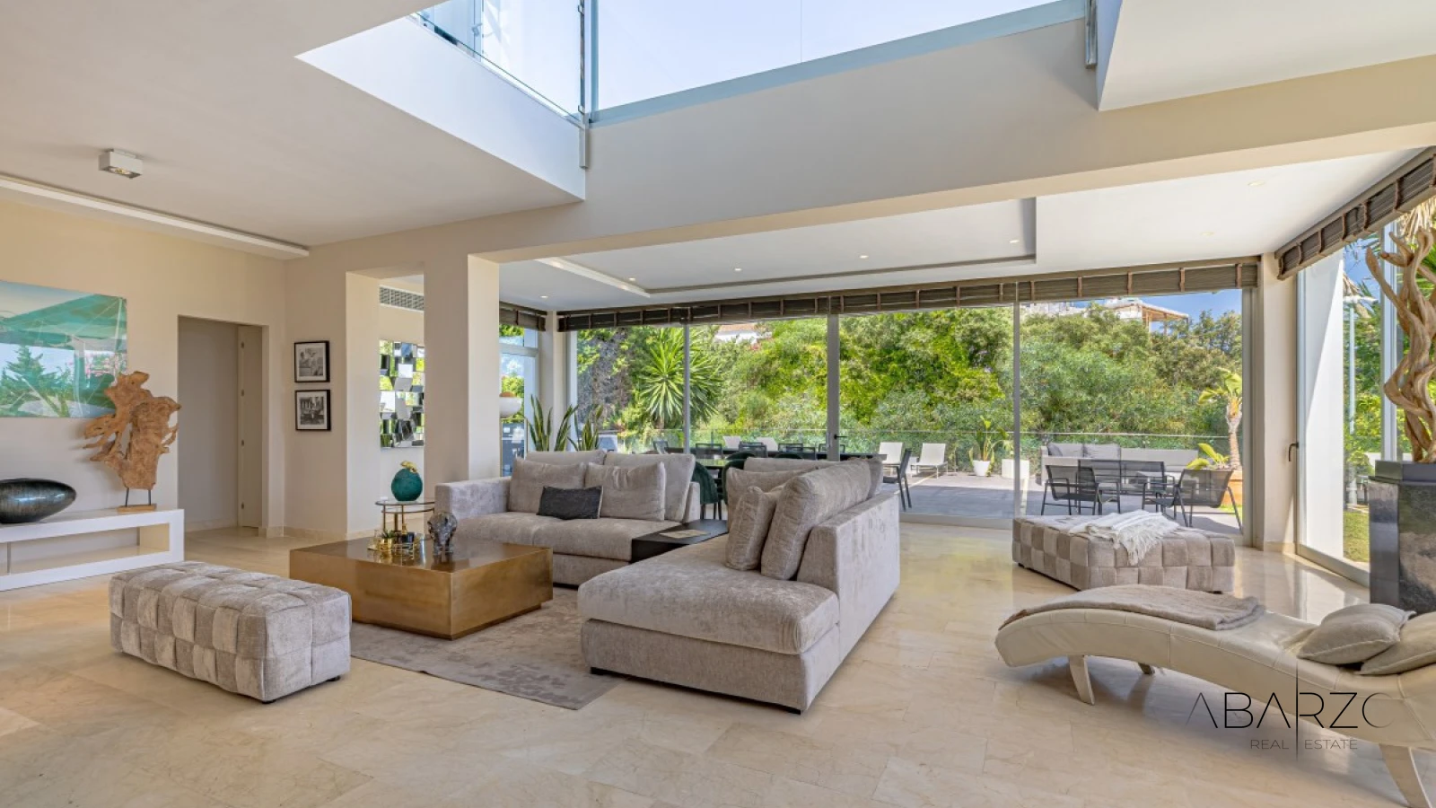 Villa contemporánea con piscina privada y jardín en El Rosario, Marbella — interior, Marbella Centro, Marbella (5 of 27)