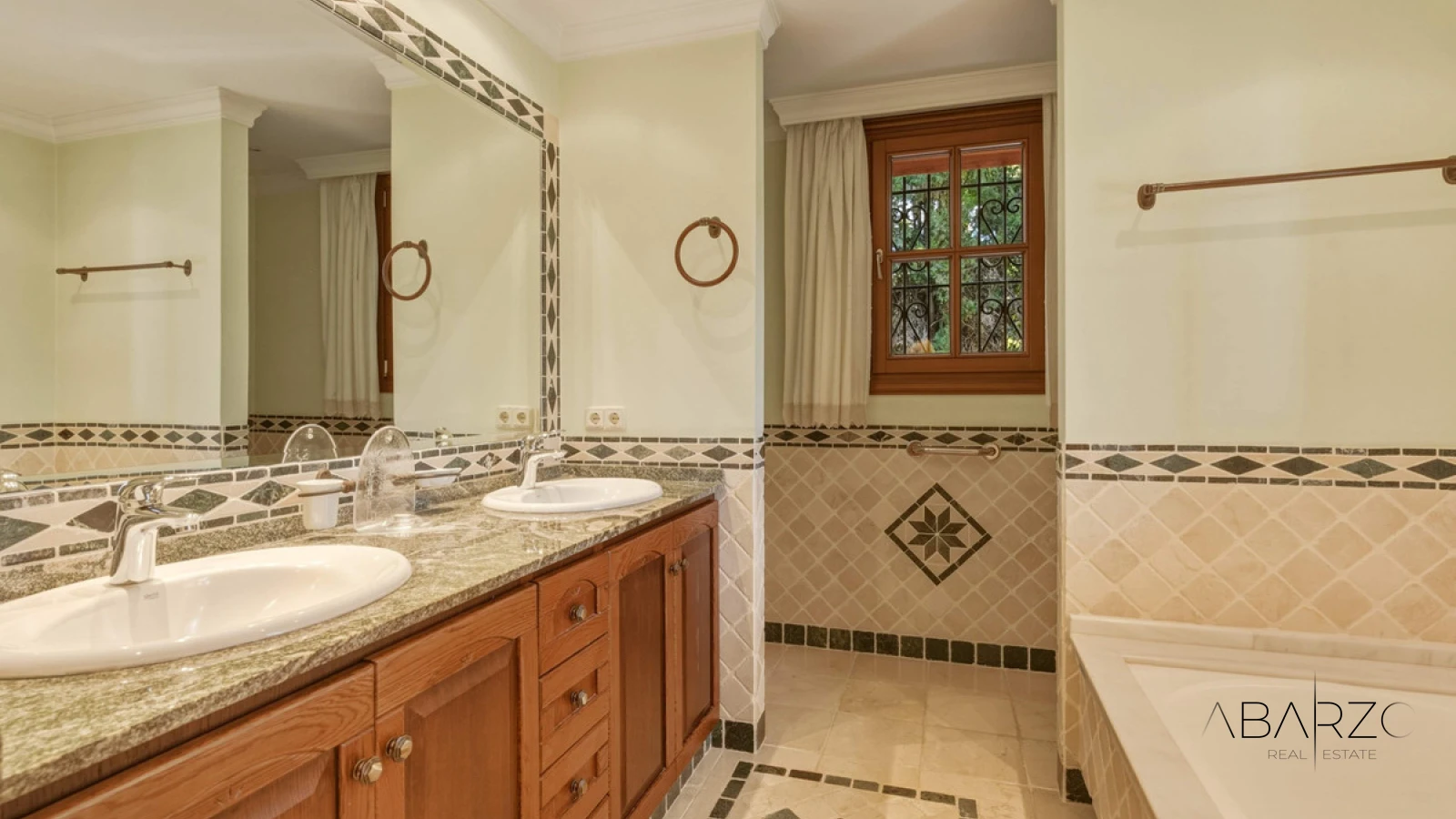 Villa with Panoramic Sea Views in El Herrojo Alto, Benahavís — interior, La Quinta, Benahavís (32 of 43)