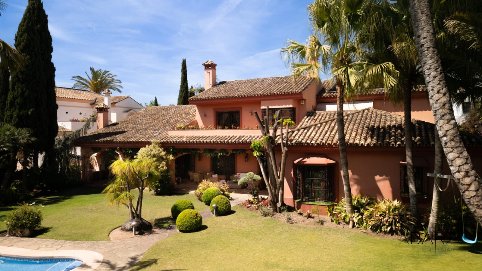Villa with Panoramic Sea Views in El Herrojo Alto, Benahavís — interior, La Quinta, Benahavís (36 of 43)