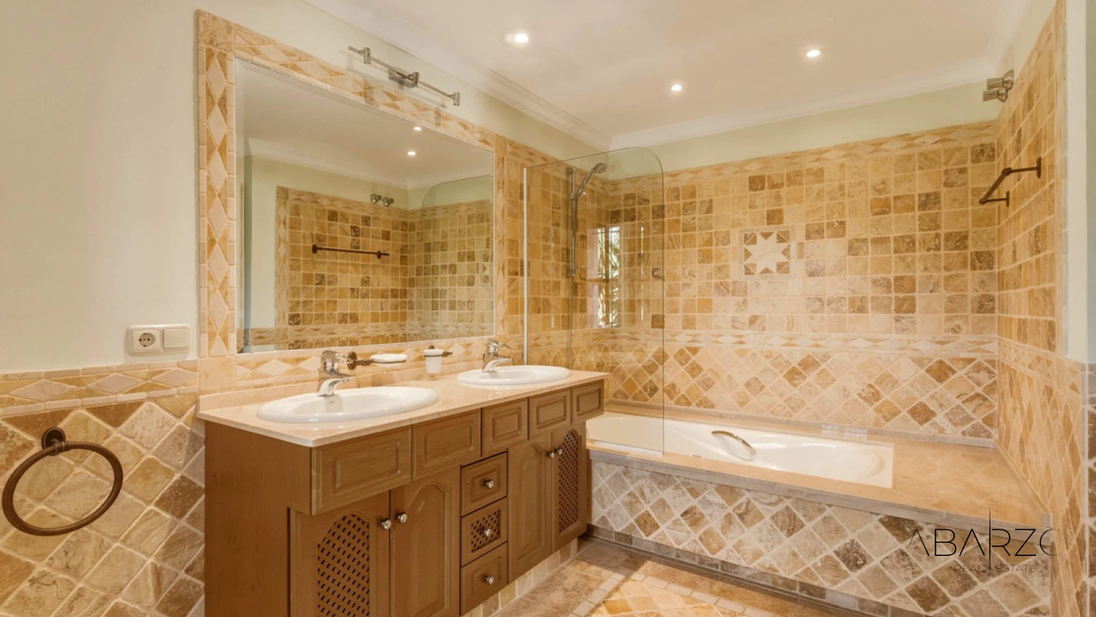 Villa with Panoramic Sea Views in El Herrojo Alto, Benahavís — interior, La Quinta, Benahavís (25 of 43)