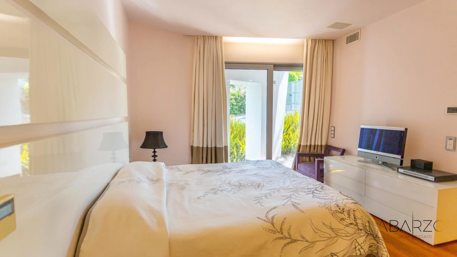 Corner Semi-Detached Villa with Panoramic Sea Views in Meisho Hills, Marbella — interior, Golden Mile, Marbella (26 of 32)