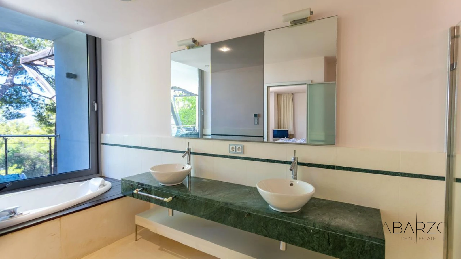 Corner Semi-Detached Villa with Panoramic Sea Views in Meisho Hills, Marbella — interior, Golden Mile, Marbella (19 of 32)