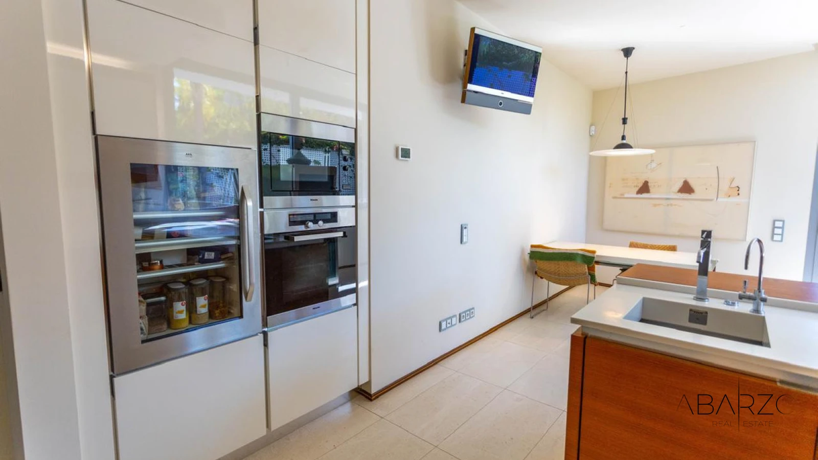 Corner Semi-Detached Villa with Panoramic Sea Views in Meisho Hills, Marbella — interior, Golden Mile, Marbella (6 of 32)