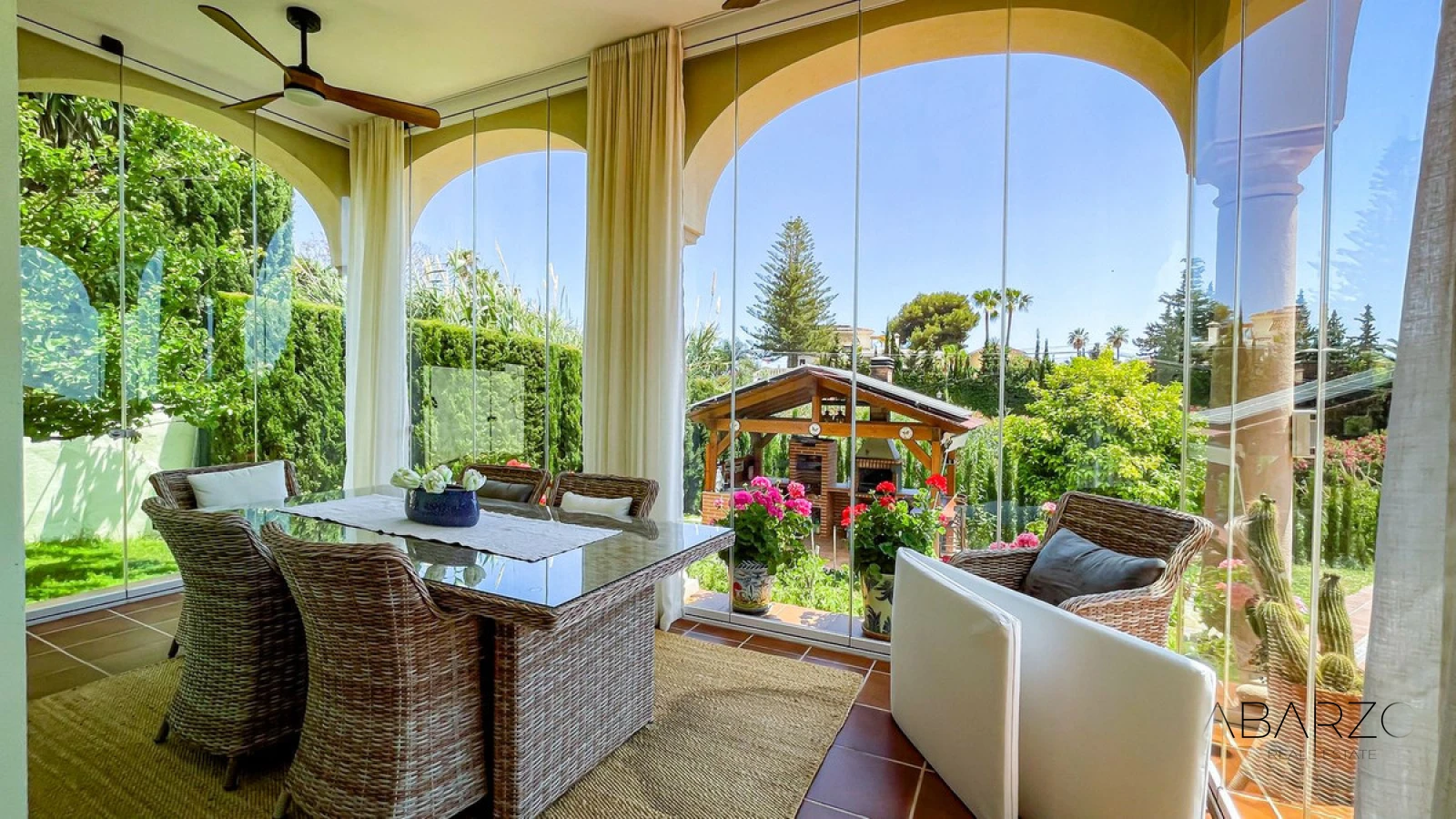 Sunny detached villa with sea views in El Rosario, Marbella — interior, Marbella East, Marbella (6 of 32)