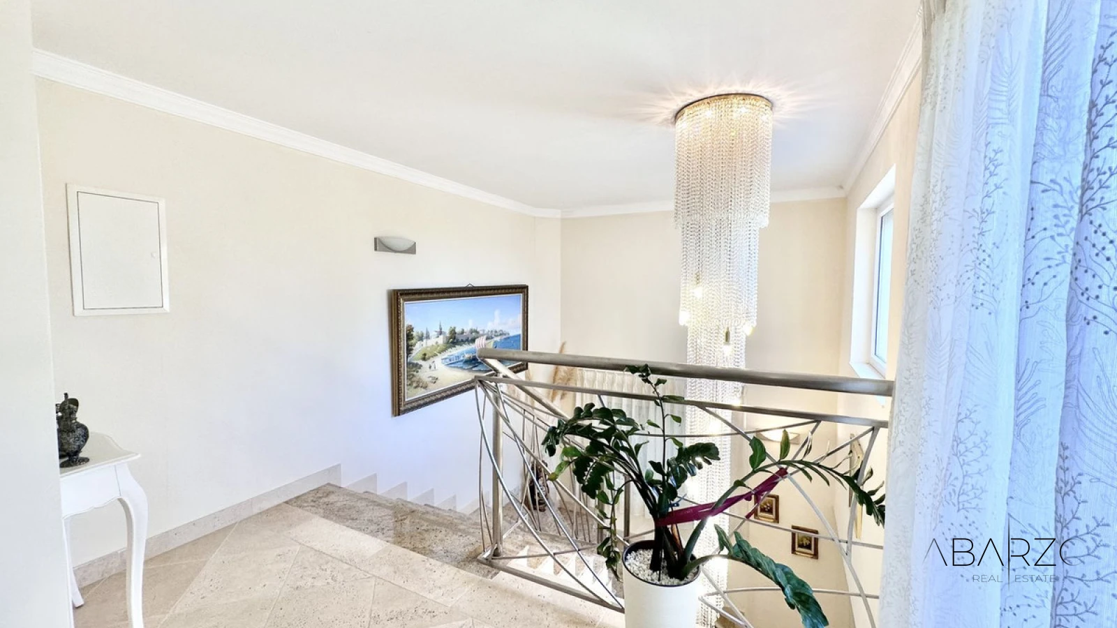 Large villa for sale in El Rosario with sea views and pool — interior, Marbella East, Marbella (22 of 49)