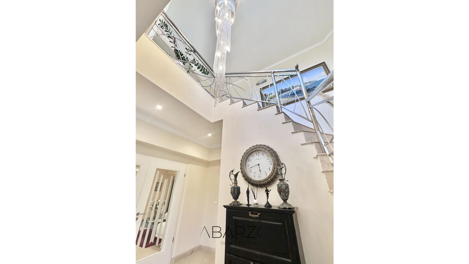 Large villa for sale in El Rosario with sea views and pool — interior, Marbella East, Marbella (8 of 49)