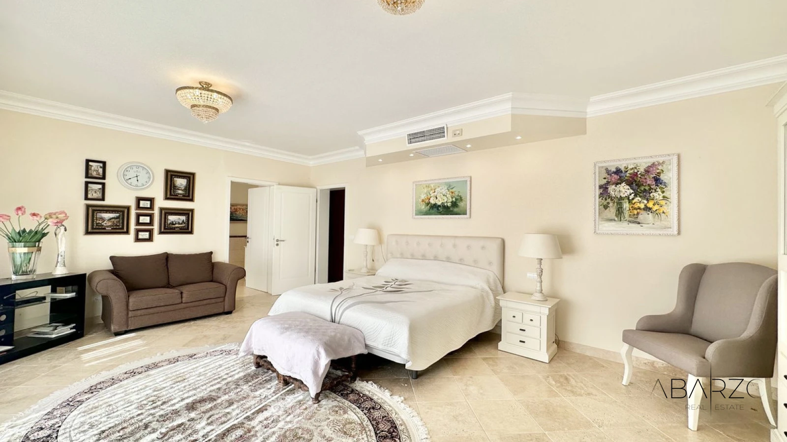 Large villa for sale in El Rosario with sea views and pool — interior, Marbella East, Marbella (25 of 49)