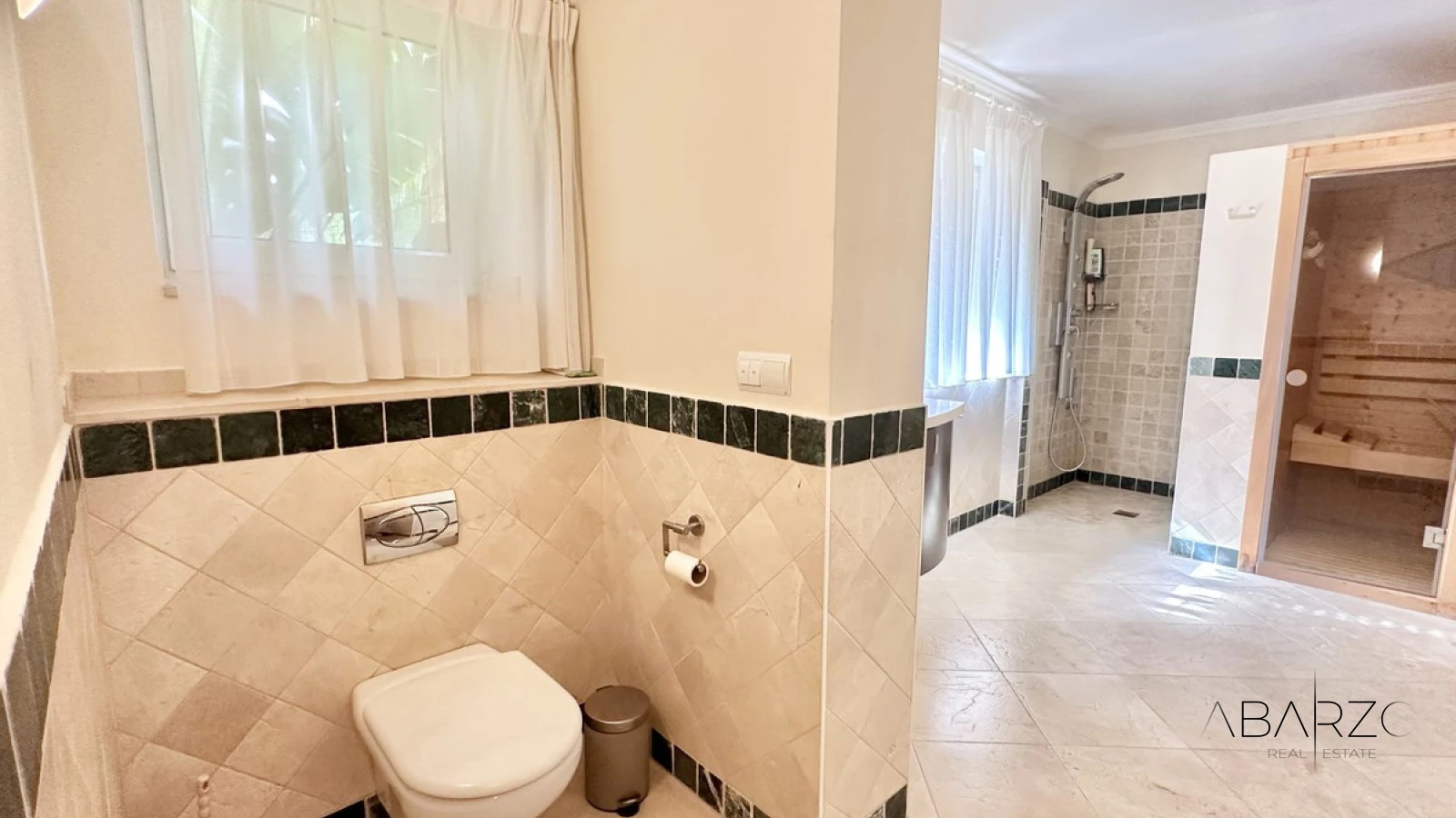 Large villa for sale in El Rosario with sea views and pool — interior, Marbella East, Marbella (42 of 49)