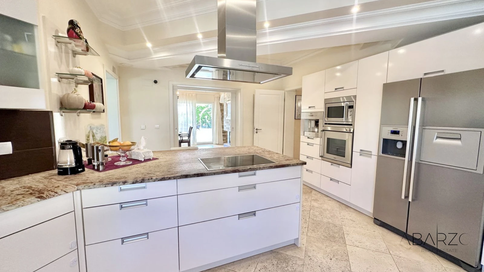 Large villa for sale in El Rosario with sea views and pool — interior, Marbella East, Marbella (16 of 49)