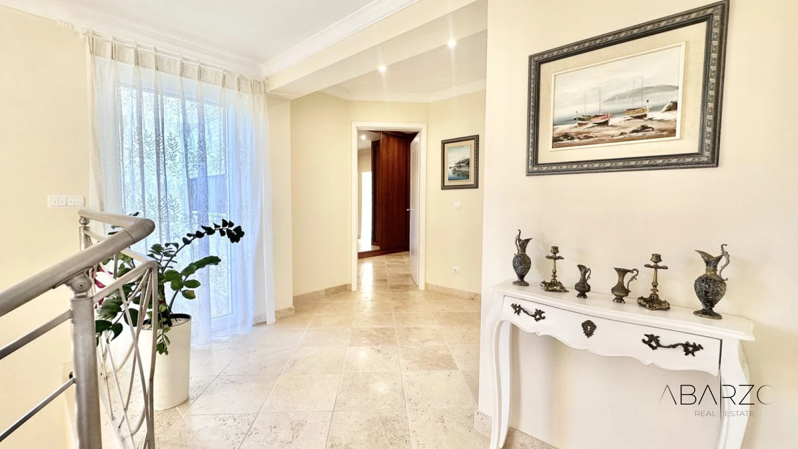Large villa for sale in El Rosario with sea views and pool — interior, Marbella East, Marbella (21 of 49)