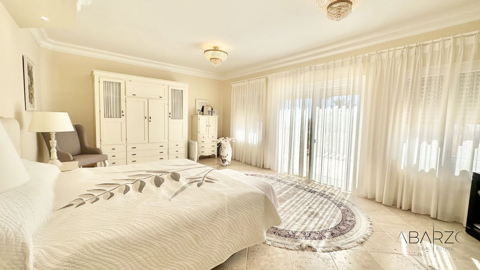 Large villa for sale in El Rosario with sea views and pool — interior, Marbella East, Marbella (26 of 49)
