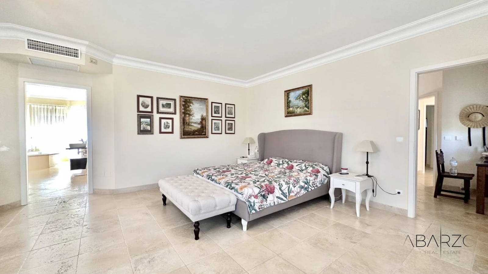 Large villa for sale in El Rosario with sea views and pool — interior, Marbella East, Marbella (33 of 49)