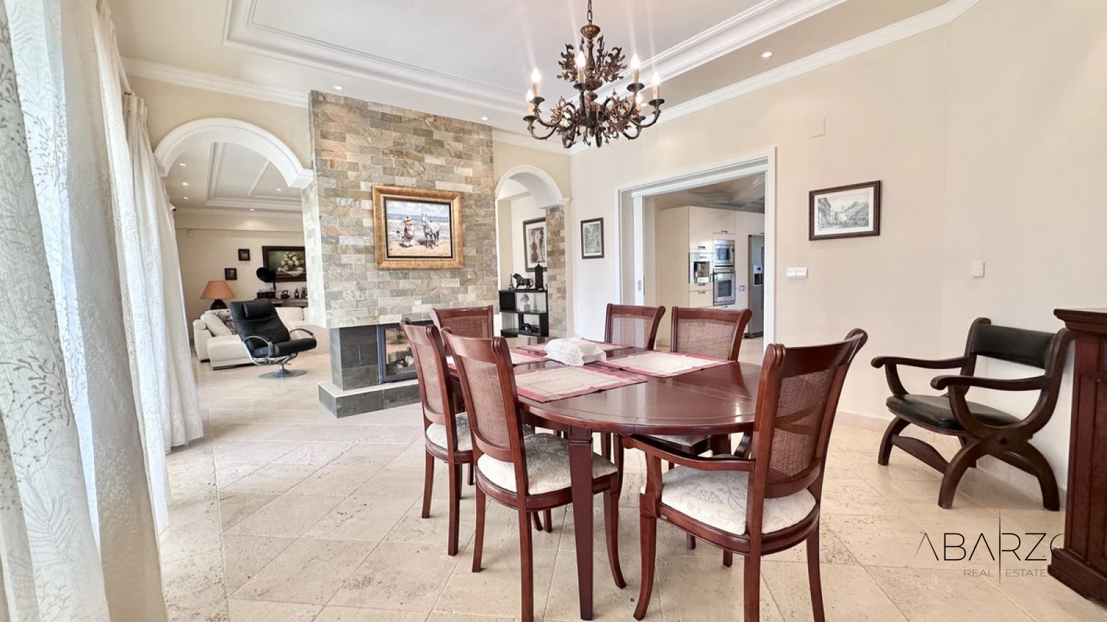 Large villa for sale in El Rosario with sea views and pool — interior, Marbella East, Marbella (12 of 49)
