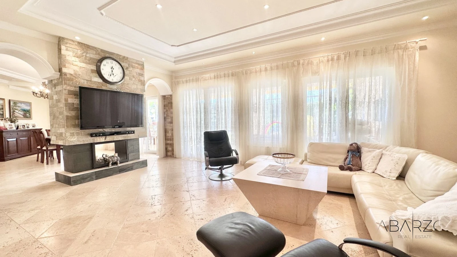 Large villa for sale in El Rosario with sea views and pool — interior, Marbella East, Marbella (2 of 49)