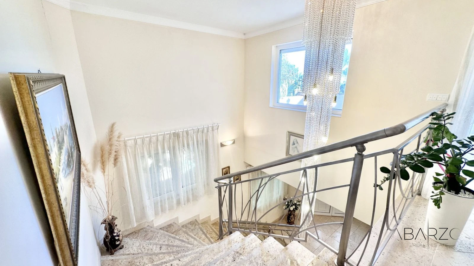 Large villa for sale in El Rosario with sea views and pool — interior, Marbella East, Marbella (19 of 49)
