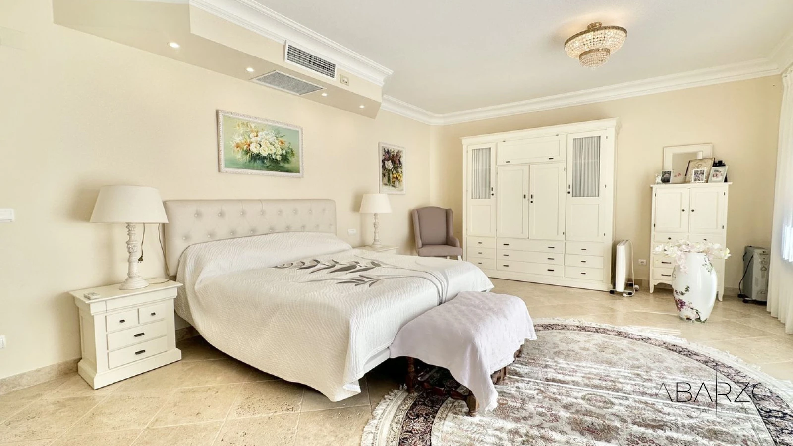 Large villa for sale in El Rosario with sea views and pool — interior, Marbella East, Marbella (24 of 49)
