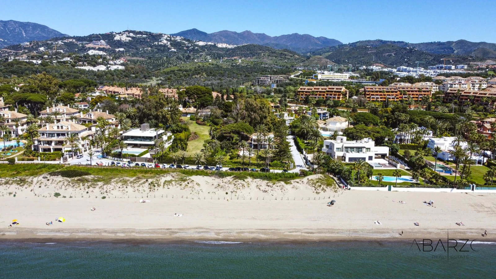 Frontline Beach Villa with Sea Views and Pool in Los Monteros, Marbella — interior, Marbella East, Marbella (2 of 24)