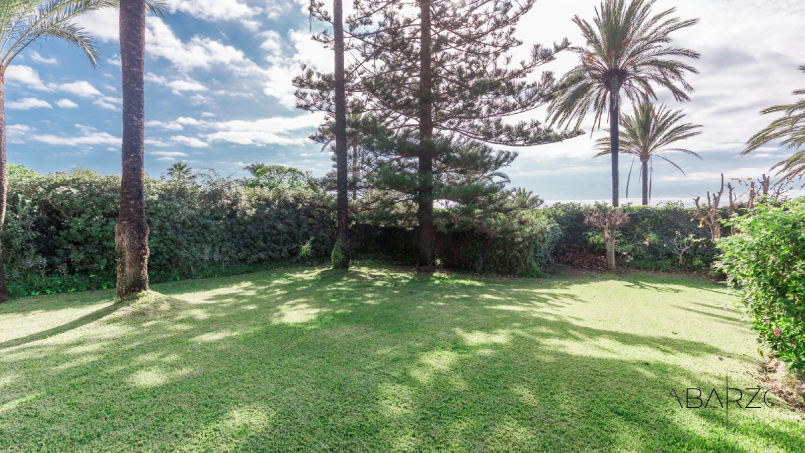 Frontline Beach Villa with Sea Views and Pool in Los Monteros, Marbella — interior, Marbella East, Marbella (4 of 24)