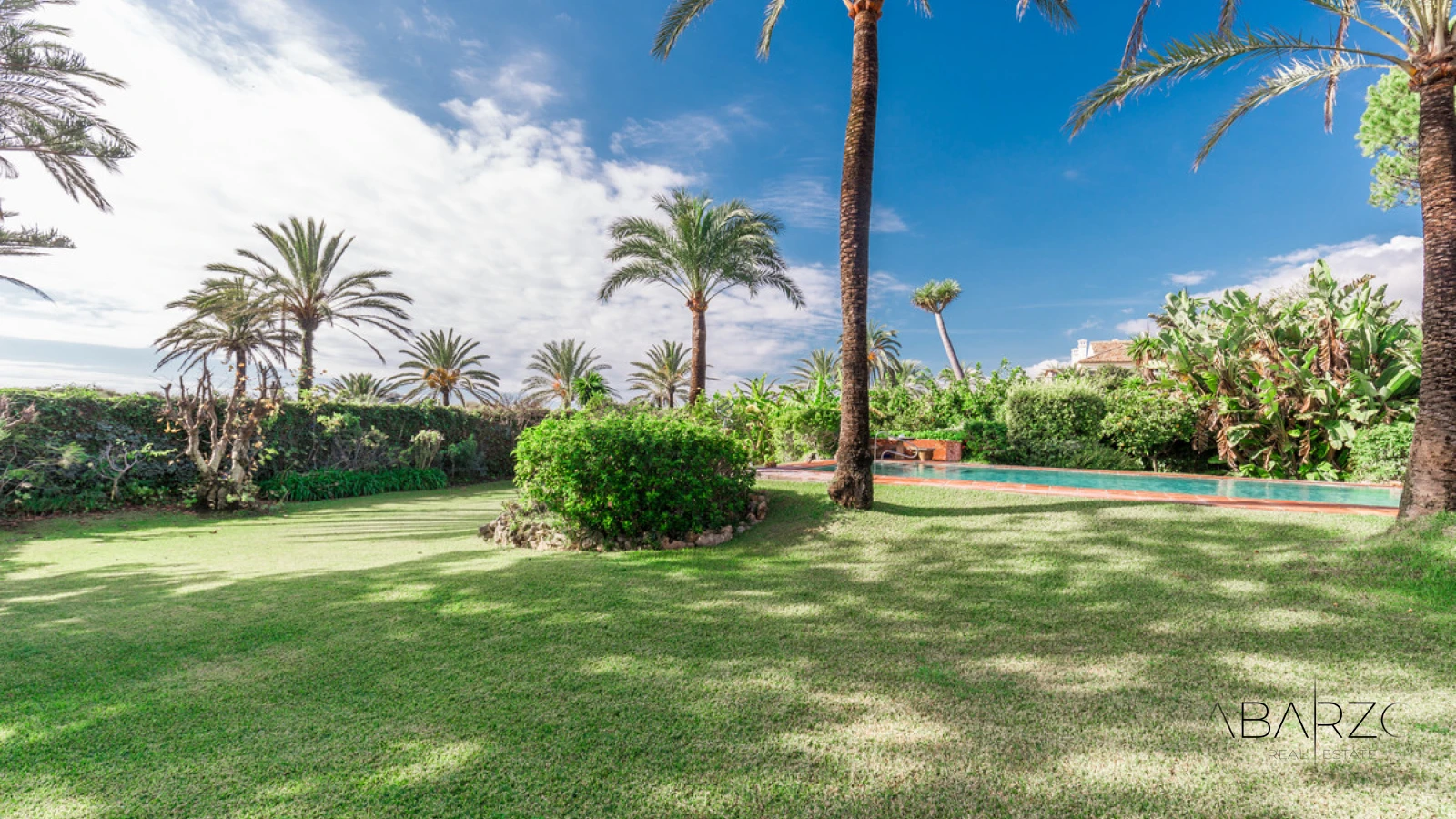 Frontline Beach Villa with Sea Views and Pool in Los Monteros, Marbella — interior, Marbella East, Marbella (6 of 24)