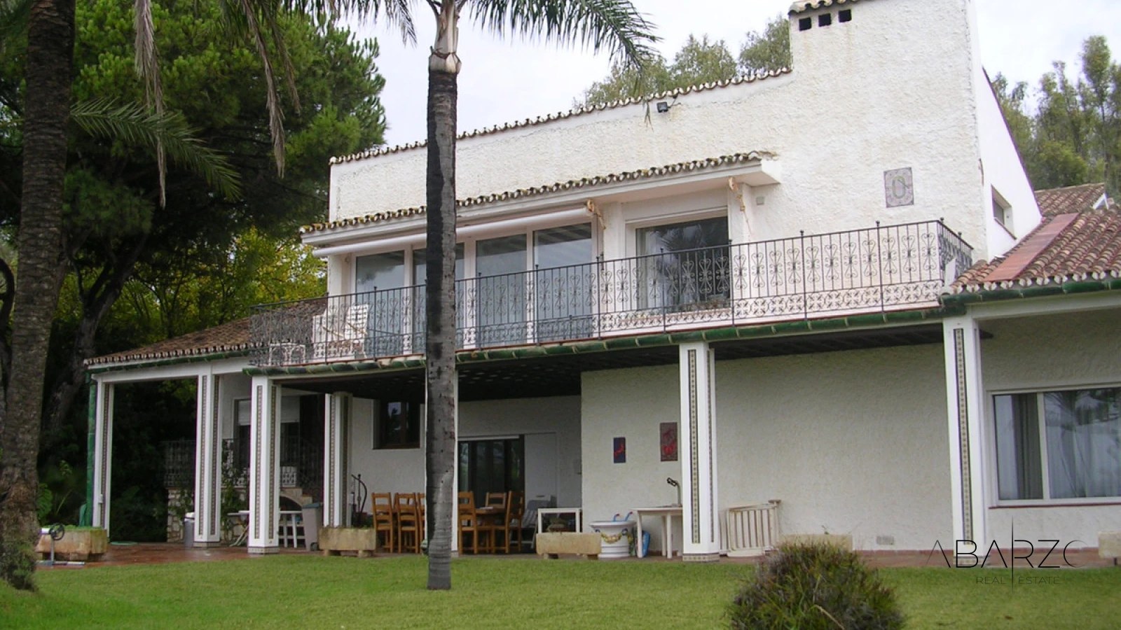 Frontline Beach Villa with Sea Views and Pool in Los Monteros, Marbella — interior, Marbella East, Marbella (17 of 24)