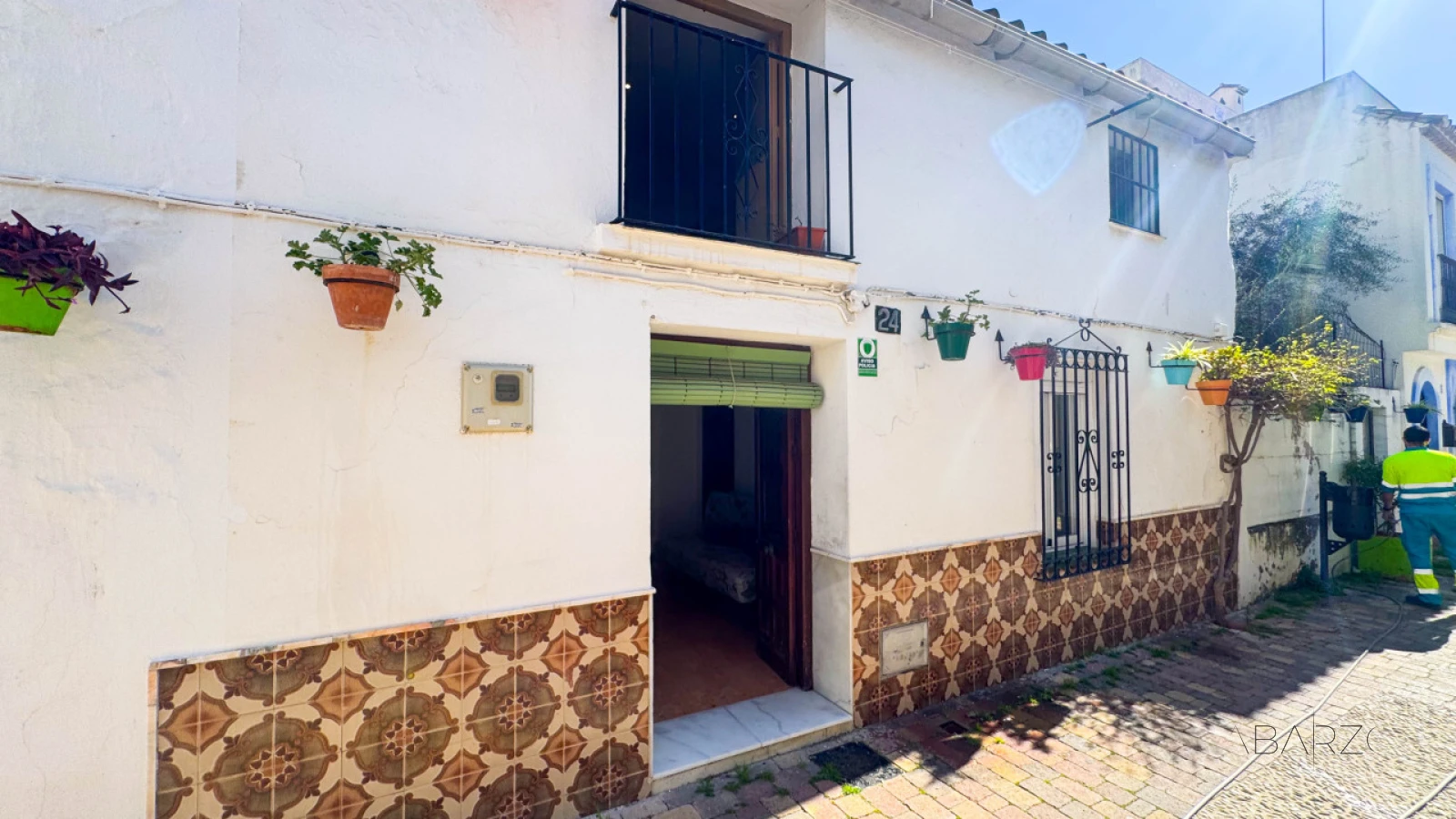 Traditional Andalusian house in Estepona old town with large terrace and investment potential — interior, Estepona Old Town, Estepona (3 of 28)