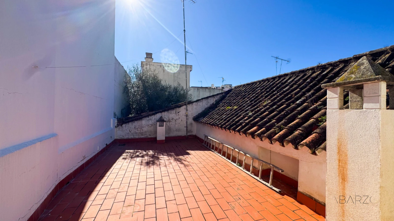 Traditional Andalusian house in Estepona old town with large terrace and investment potential — interior, Estepona Old Town, Estepona (14 of 28)