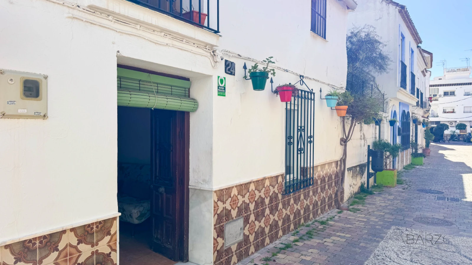 Traditional Andalusian house in Estepona old town with large terrace and investment potential — interior, Estepona Old Town, Estepona (4 of 28)